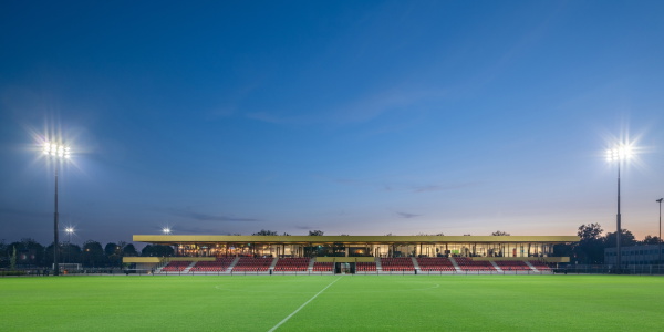 Fu�ballakademie in Rotterdam von MoederscheimMoonen
