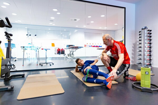 Fuballakademie in Rotterdam von MoederscheimMoonen