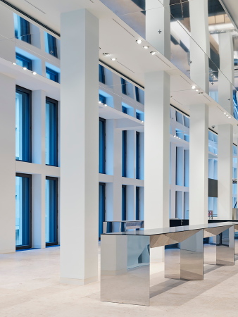 Caf� im Obergeschoss der Treppenhalle. Foto: Alexander Schippel