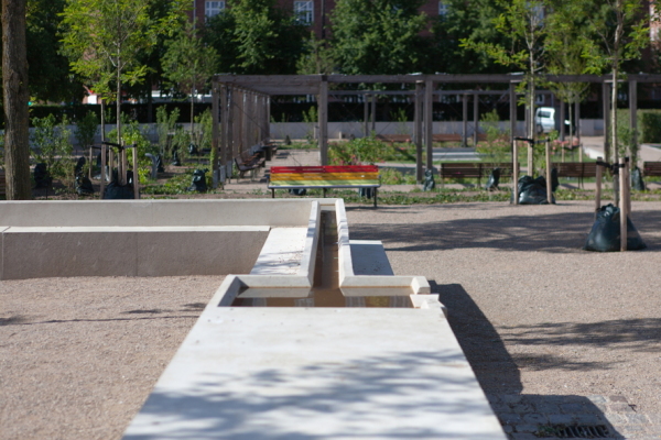 Der Enghavepark im Kopenhagener Stadtteil Vesterbro, neugeplant von Tredje Natur, ist eines von 300 Projekten, der Stadt Kopenhagen und der Stadtwerke Kopenhagen (HOFOR), um die Stadt vor künftigen berschwemmungen durch Starkregen zu schützen.