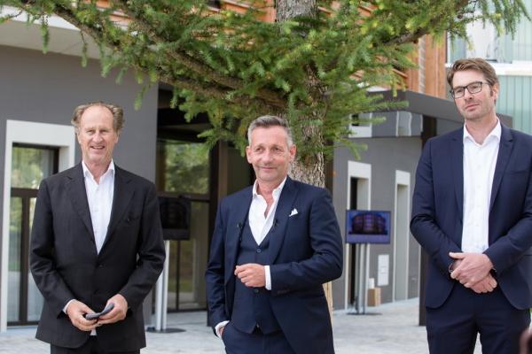 Architekt Matteo Thun, Waldkliniken-Geschftsführer David-Ruben Thies und HDR-Projektleiter Stefan Opitz (von links) denken das Prinzip Krankenhaus neu.