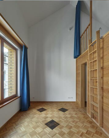 Die Grundfl�che der Zimmer betr�gt etwa 14 Quadratmeter.