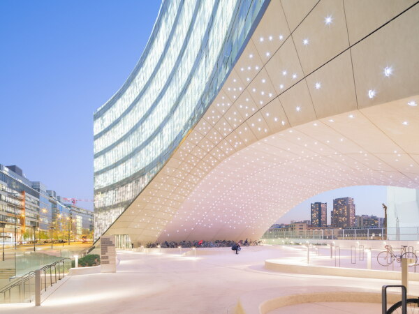 Verlagshaus in Paris von Sn�hetta