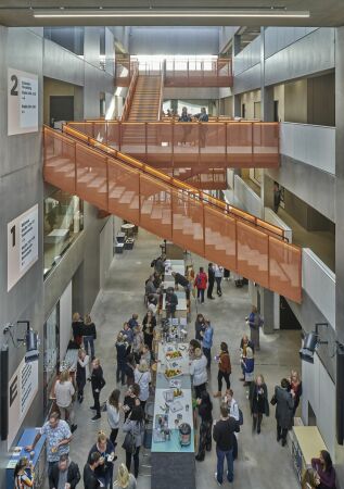 Stadtteilzentrum in G�teborg von White Arkitekter