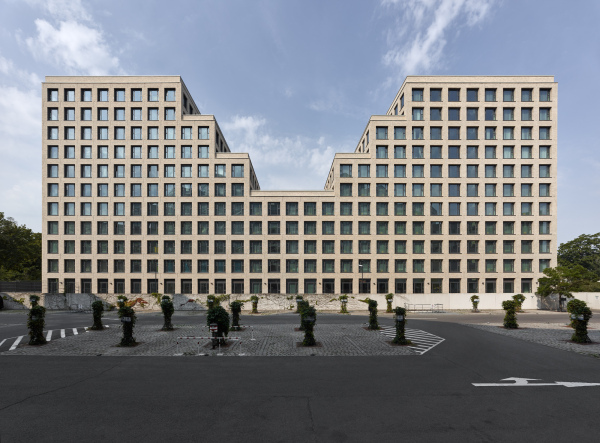 Hotel- und Bürobau von Max Dudler in Berlin