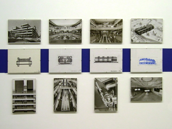 Blick in die von Thomas Steigenberger und Alexander organisierte Ausstellung zu Georg Heinrichs in der Berlinischen Galerie im Jahr 2006. Im Bild: Forum Steglitz, 196770