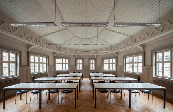 Der Hrsaal wurde im 17. Jahrhundert ergnzt.