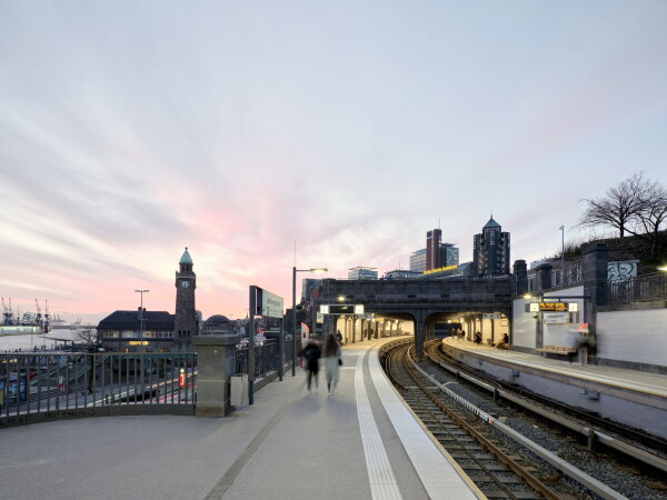 Sanierung von Trapez Architektur in Hamburg