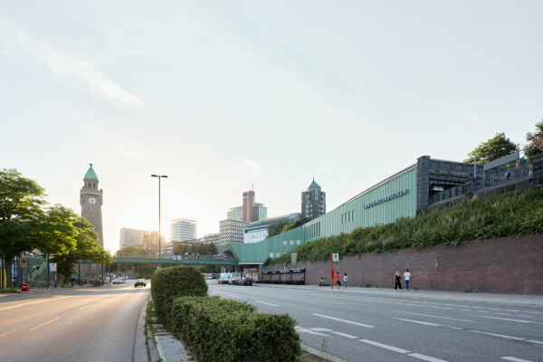 Sanierung von Trapez Architektur in Hamburg