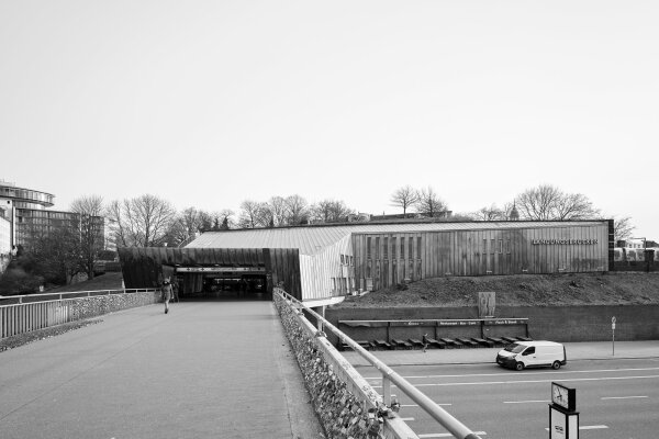 Sanierung von Trapez Architektur in Hamburg