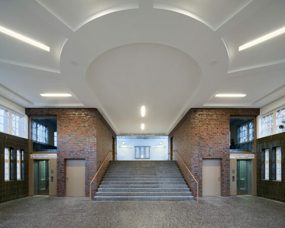 Sanierung von Trapez Architektur in Hamburg