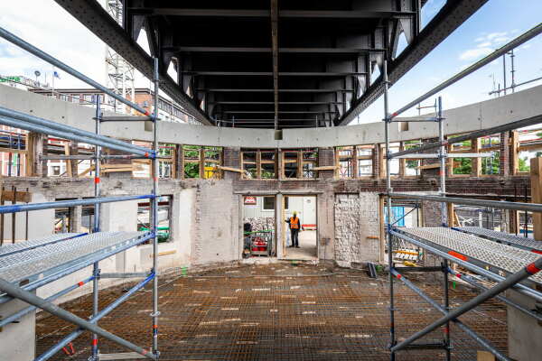 Sanierung von Trapez Architektur in Hamburg