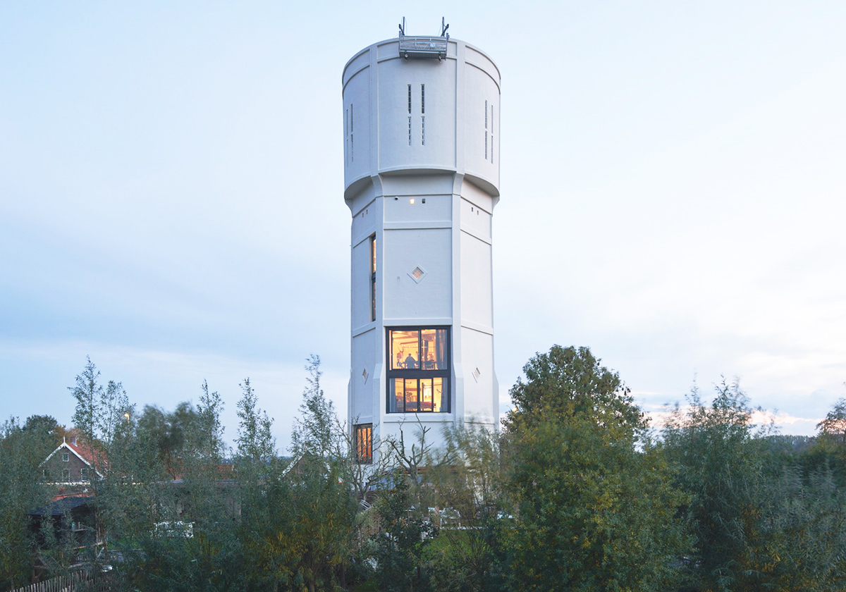 Über Lekkerland
 - Umbau eines Wasserturms in Südholland von RV Architecture