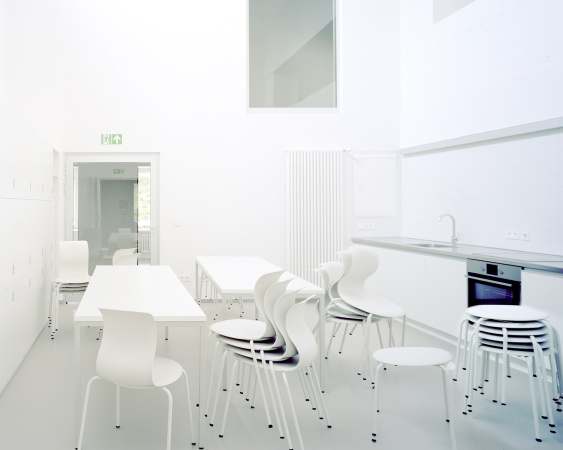 Sanierung eines Studentenwohnheims in München von Muck Petzet Architekten