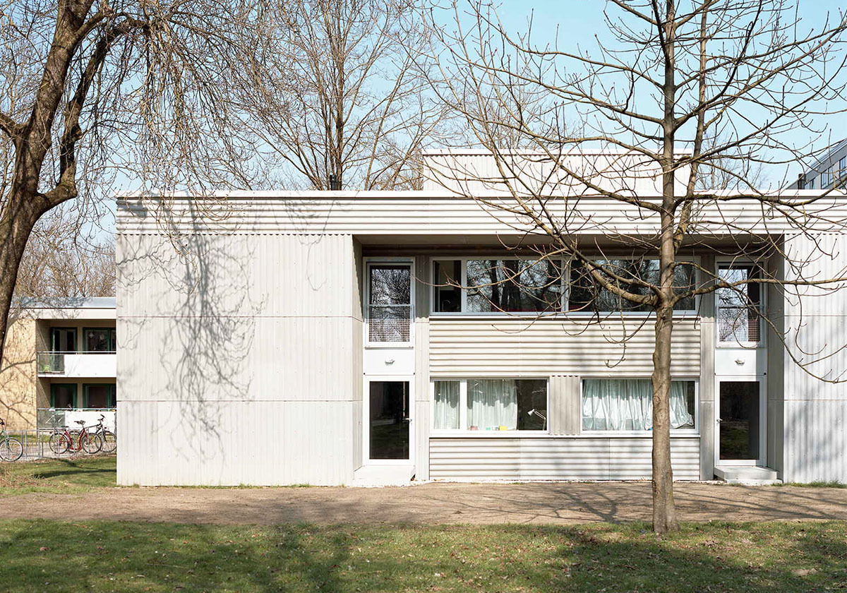 Wilde Hülle, wilde Partys
 - Sanierung eines Studentenwohnheims in München von Muck Petzet Architekten