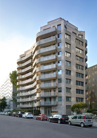 Gold in der Kategorie Wohnungsbau: Wohnhochhaus Singerstrae 33 in Berlin von Giorgio Gullotta Architekten (Hamburg)
