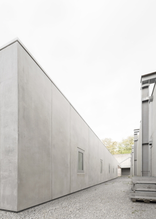 Regiegebude von Simon Freie Architekten