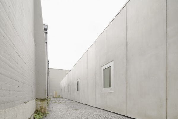 Regiegebude von Simon Freie Architekten