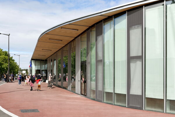 Schulzentrum bei Paris von Dietmar Feichtinger Architectes