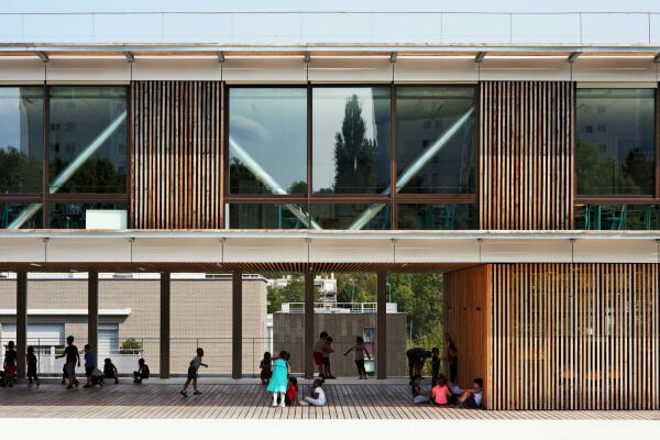 Schulzentrum bei Paris von Dietmar Feichtinger Architectes