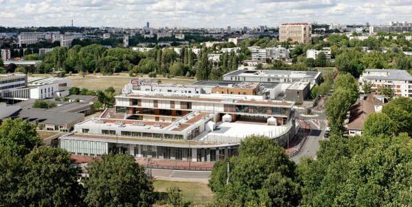 Schulzentrum bei Paris von Dietmar Feichtinger Architectes
