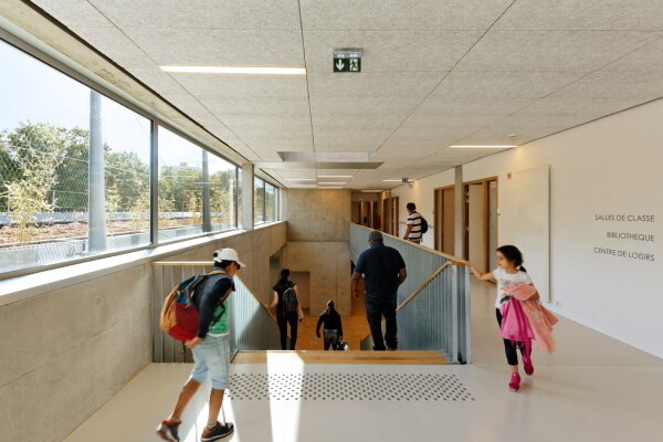 Schulzentrum bei Paris von Dietmar Feichtinger Architectes