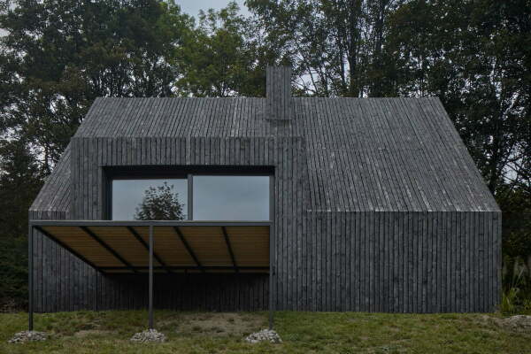 Holzhaus in Nordbhmen von mjlk architekti
