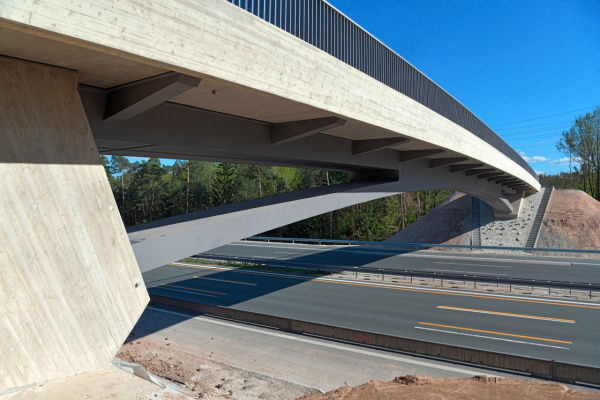 Nominiert: Brcke bei Schwaig im Zuge der A3 bei Nrnberg; Entwurf: Manuela Theis, LAP
