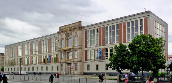 Das ehemalige Staatsraatsgebude in Berlin von Roland Korn und Hans-Erich Bogatzky, 1964.