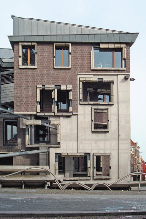 Erweiterungsbau des Rathauses in Utrecht von Enric Miralles und Benedetta Tagliuabue, 2001