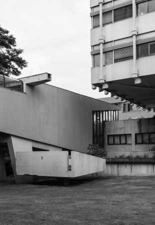 Aufnahme aus dem Buch Eventuell fr Jahrhunderte gebaut von Alexandra Apfelbaum und Moritz Kappen