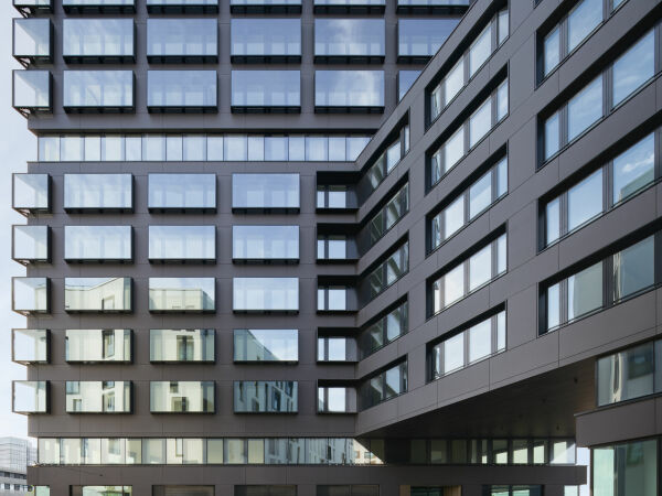 B�roturm in Hamburg von Delugan Meissl