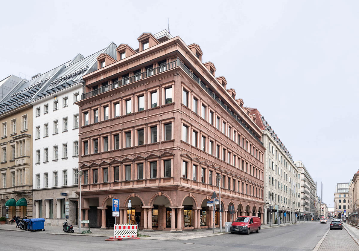 Ostberliner Postmoderne
 - Denkmalschutz für den Gendarmenmarkt