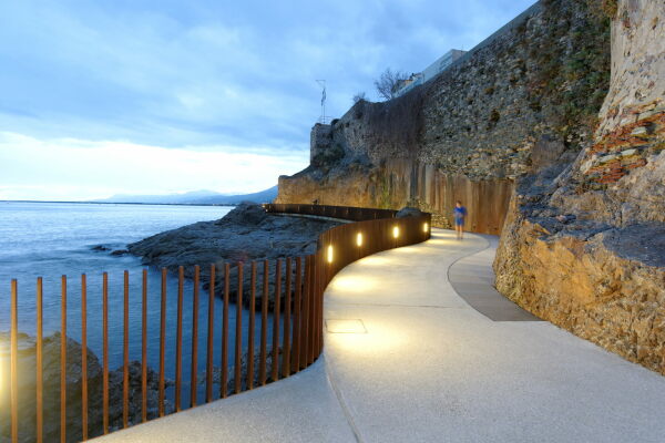 K�stenpromenade in Bastia von Dietmar Feichtinger Architectes