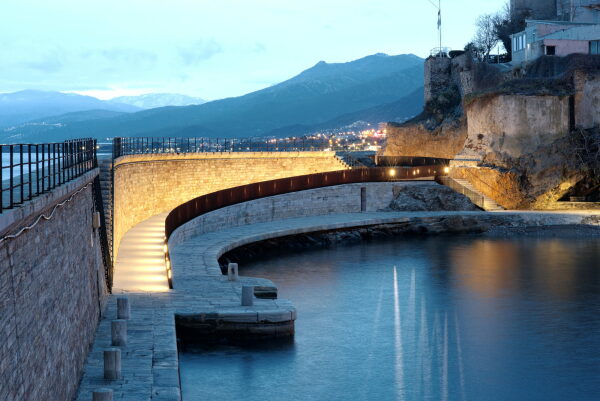 K�stenpromenade in Bastia von Dietmar Feichtinger Architectes