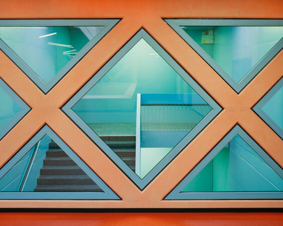 Erweiterung eines Gymnasiums von AFF in Kln