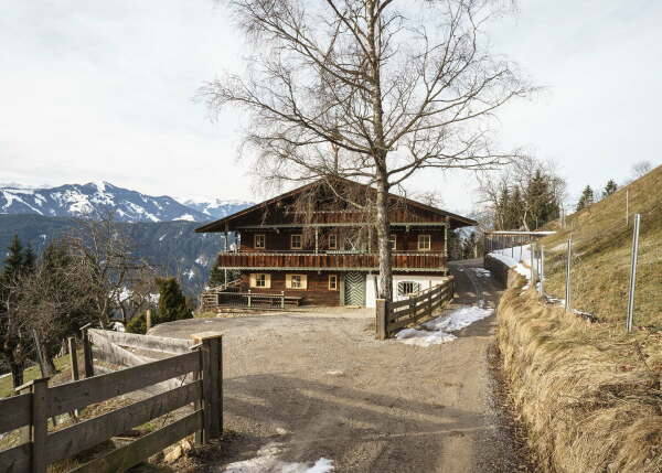 Sanierung eines Bergbauernhofes in Tirol von Benjamin Eder