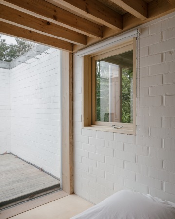 Fenster zur Wohnhalle