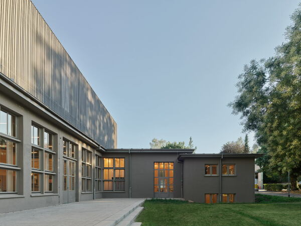 Von M sanieren Pforzheimer Jugendhaus