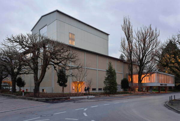 Das Kurtheater wurde saniert und erweitert.