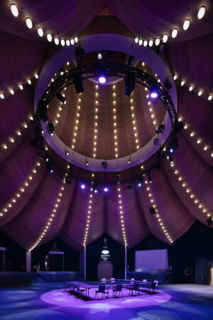 Eventhalle in Rapperswil von Carlos Martinez Architekten