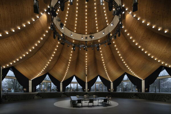 Eventhalle in Rapperswil von Carlos Martinez Architekten