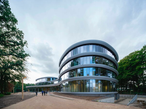Broensemble in Zeist von RAU Architects