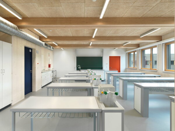 Oberschule von Kaden+Lager in Leipzig