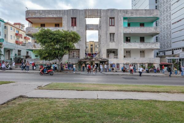 Emilio de Soto: Santeiro-Apartment in Vedado (1937), Straenansicht.