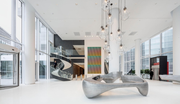 Brohochaus in Paris La Dfense von Cro&Co