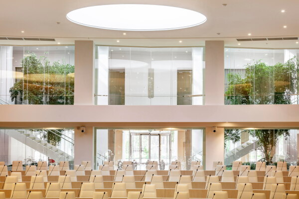 B�rokomplex bei Paris von Ferrier Marchetti