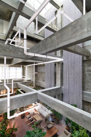 Hotelerweiterung von Sou Fujimoto Architects in Maebashi