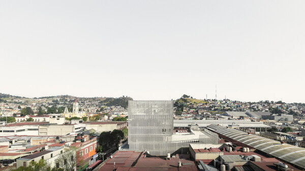 Mixed-Use Gebude von FRPO Rodriguez + Oriol in Toluca