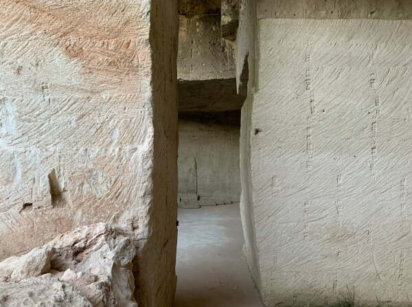 Unterirdisches Sommerdomizil von Ensamble Studio auf Menorca